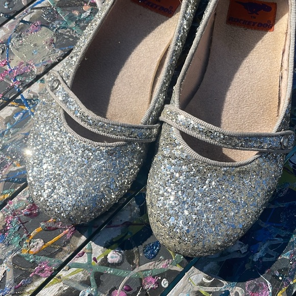 Vintage from early 2000’s sparkle Rocket Dog Mary Jane flats - Picture 3 of 9